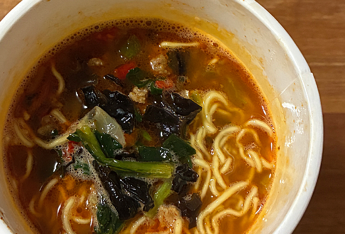 明星 Asian Hot 麻辣湯麺