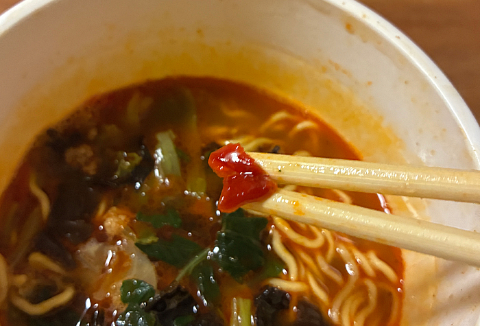 明星 Asian Hot 麻辣湯麺