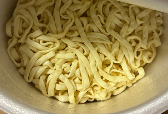 ファミリーマート 北海道産昆布だし使用わかめうどん