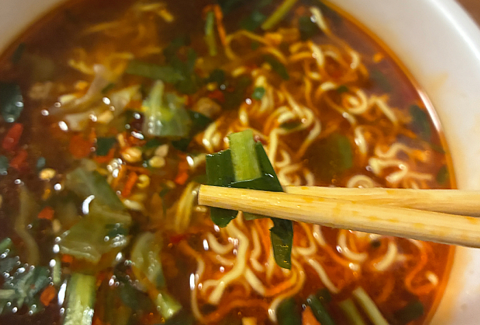 宝鐘マリン監修 旨辛ラーメン