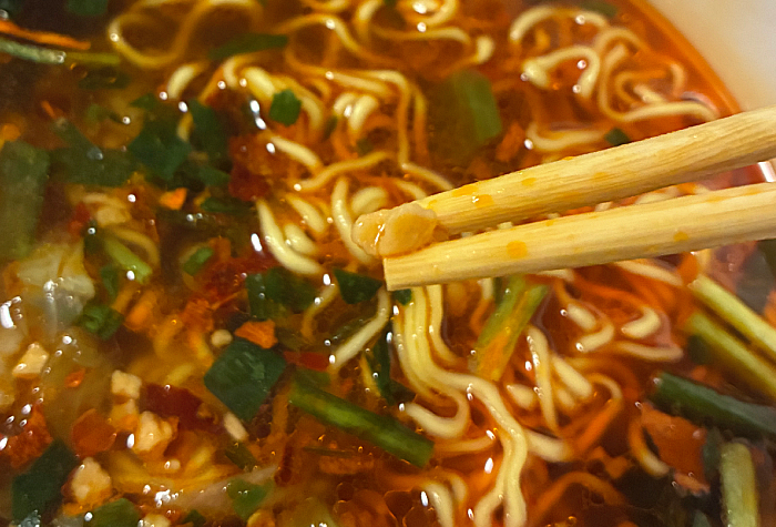 宝鐘マリン監修 旨辛ラーメン