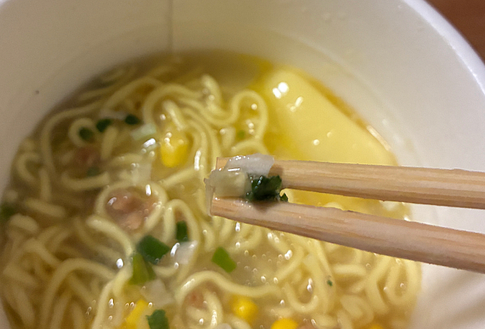 飲み干す一杯 コーン塩バター味ラーメン