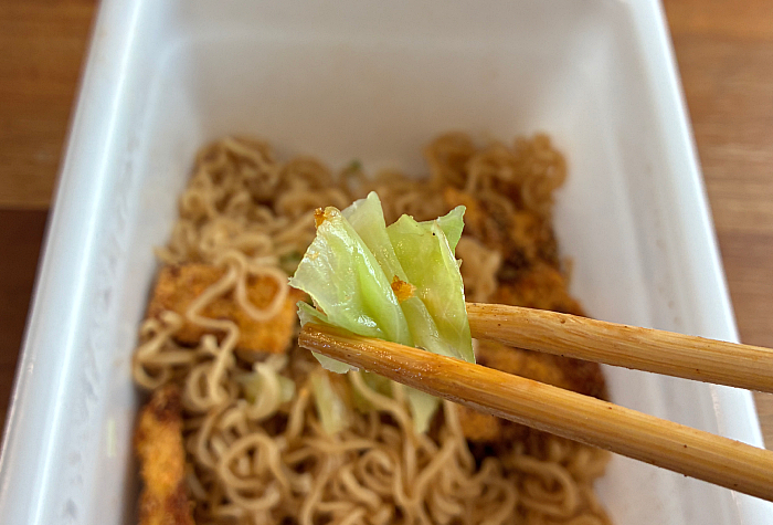 ペヤング 信州名物 駒ヶ根ソースかつ丼風やきそば