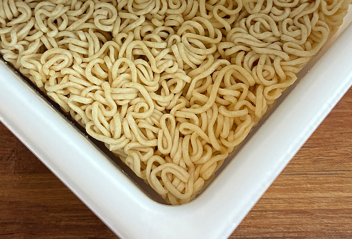 ペヤング 信州名物 駒ヶ根ソースかつ丼風やきそば