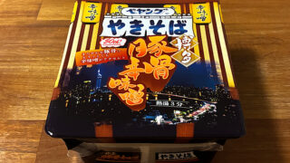 ペヤング 博多豚骨辛味噌やきそば