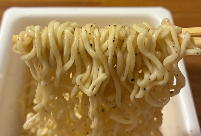 ペヤング 贅香トリュフテイストやきそば