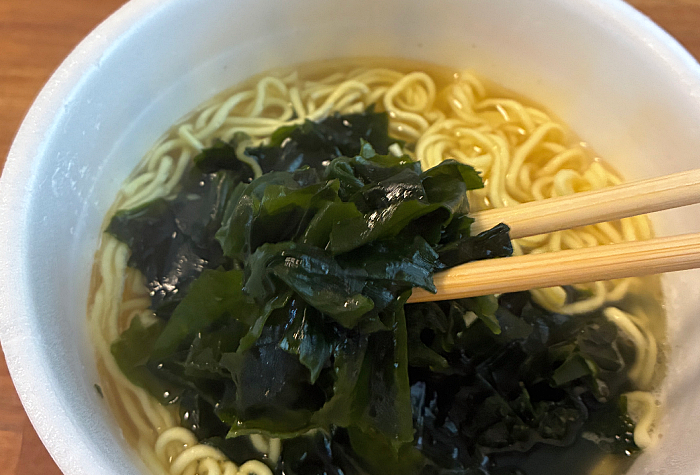 スイッチ！×わかめラーメン だし香る和風味