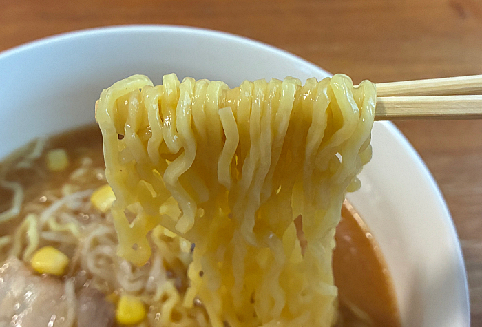 赤味噌のコクと香味野菜の香り具付き味噌ラーメン