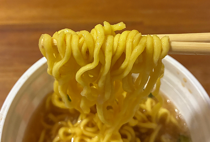 サッポロ一番 らーめん岩本屋監修 とんこつ醤油らーめん