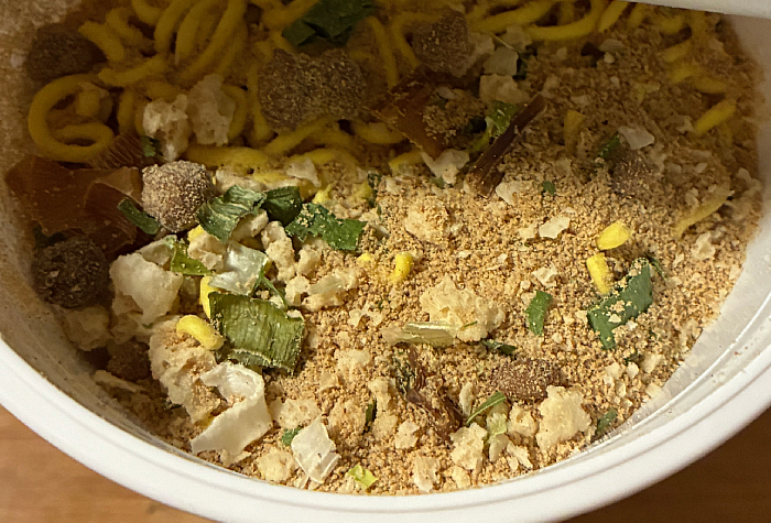 サッポロ一番 らーめん岩本屋監修 とんこつ醤油らーめん