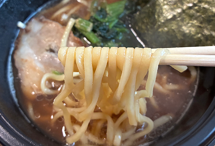 キンレイ 家系総本山吉村家監修 豚骨醤油ラーメン