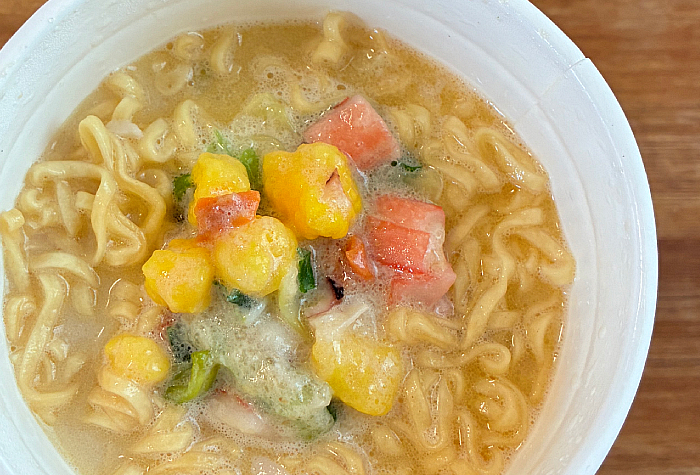 カップヌードル 冬の濃厚ミルクシーフードヌードル