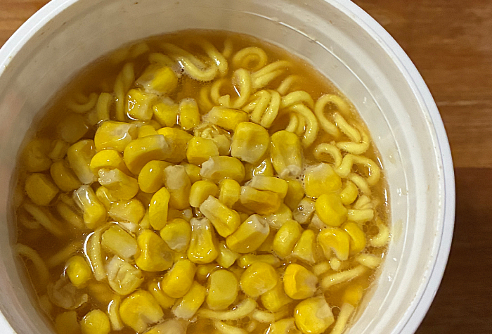 サッポロ一番 札幌ラーメンみそ吟監修 味噌バター風コーンラーメン