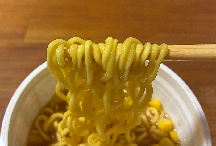 サッポロ一番 札幌ラーメンみそ吟監修 味噌バター風コーンラーメン