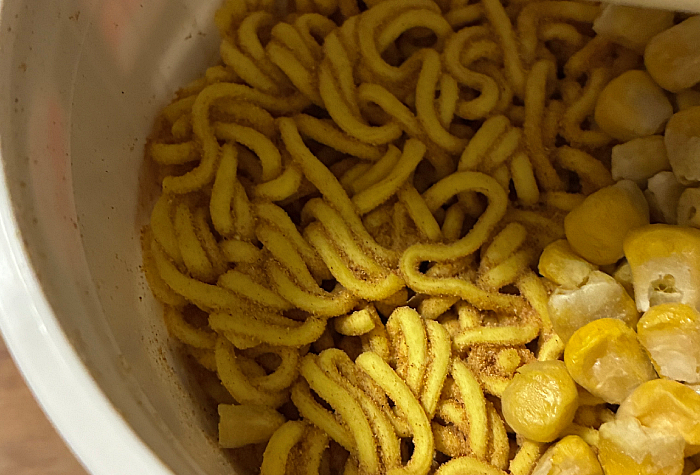 サッポロ一番 札幌ラーメンみそ吟監修 味噌バター風コーンラーメン