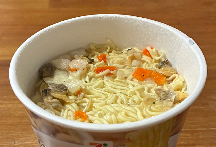 セブンプレミアム クラムチャウダー味ヌードル