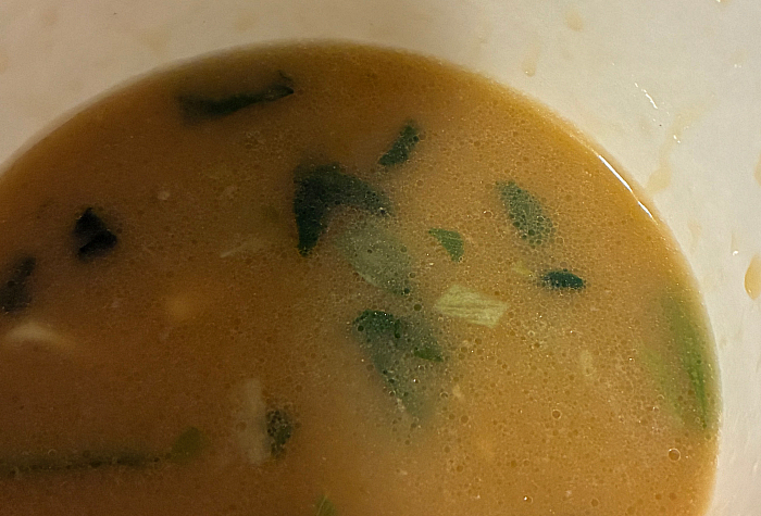 セブンプレミアム 横浜ラーメン六角家 濃厚家系豚骨醤油ラーメン