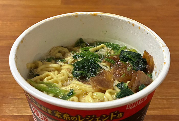 セブンプレミアム 横浜ラーメン六角家 濃厚家系豚骨醤油ラーメン