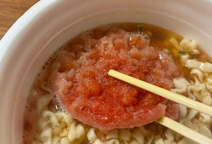 マルちゃん 赤い天ぷら三昧うどんでか盛