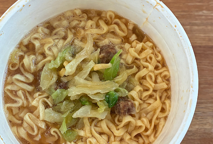 カップヌードル 背脂豚骨醤油 ビッグ