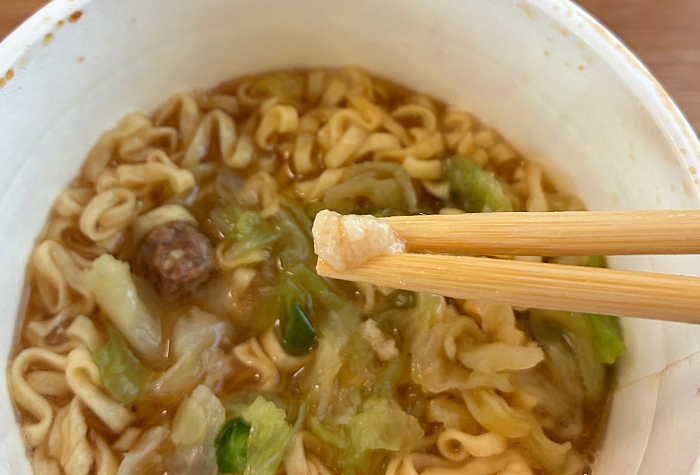 カップヌードル 背脂豚骨醤油 ビッグ