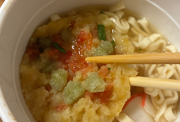 マルちゃん だし香る肉と天ぷらうどん