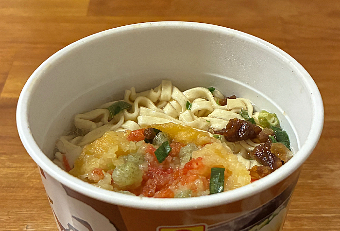 マルちゃん だし香る肉と天ぷらうどん