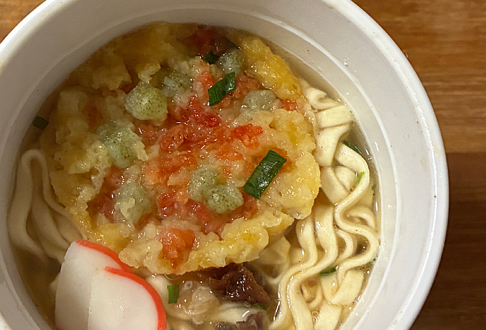 マルちゃん だし香る肉と天ぷらうどん