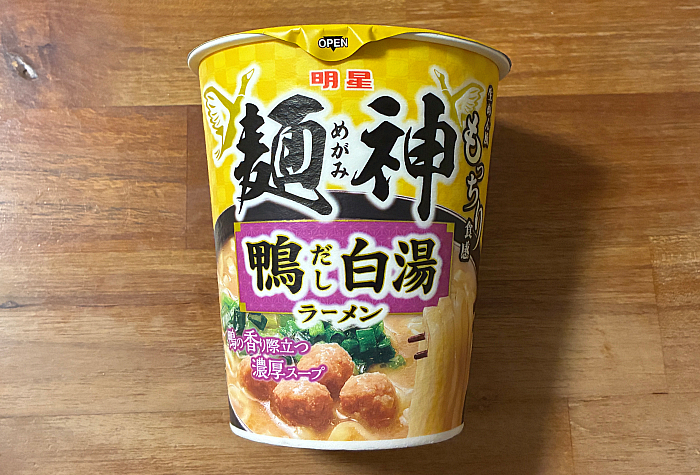 麺神カップ 鴨だし白湯ラーメン