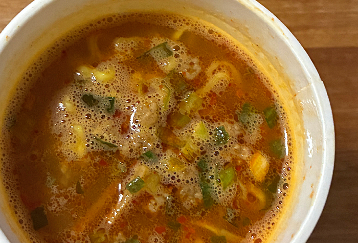 セブンプレミアム 激辛魚介豚骨ラーメン