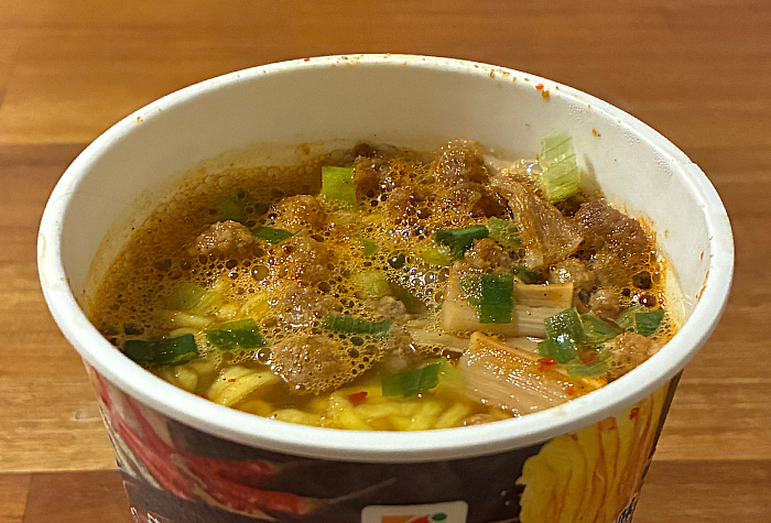 セブンプレミアム 激辛魚介豚骨ラーメン