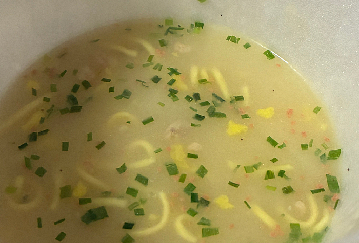 スーパーカップ1.5倍 白のTHE濃厚 カルボナーラ味ラーメン