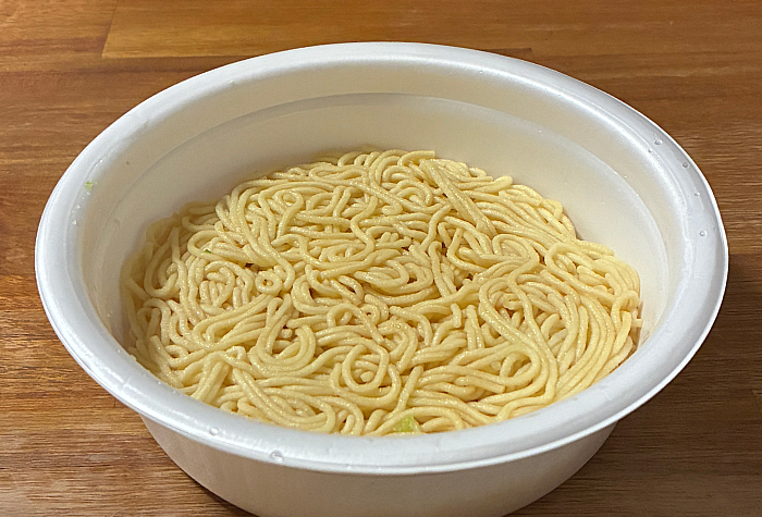 日清焼そばU.F.O. ぶっ濃い男梅焼そば