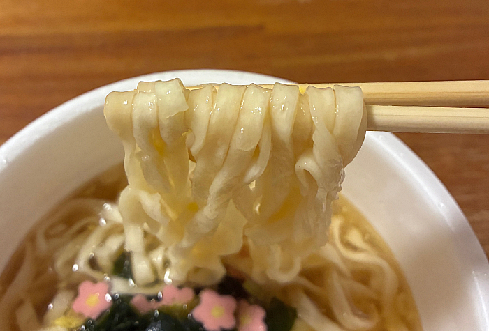 日清のどん兵衛 三種の重ね貝だしうどん
