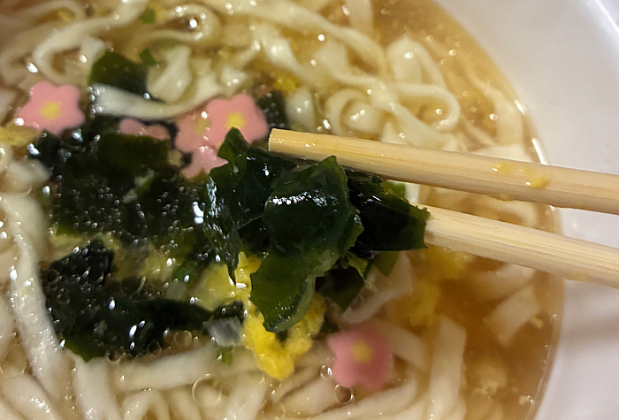 日清のどん兵衛 三種の重ね貝だしうどん