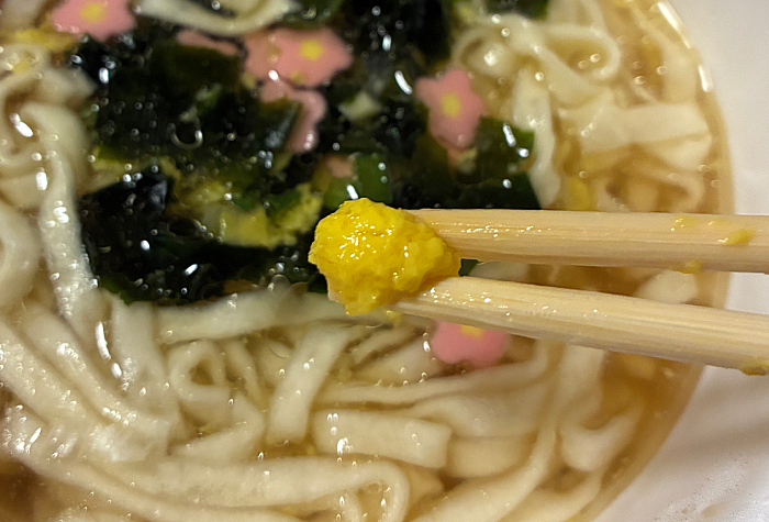 日清のどん兵衛 三種の重ね貝だしうどん