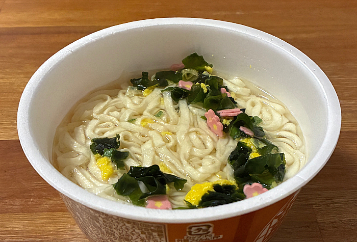 日清のどん兵衛 三種の重ね貝だしうどん