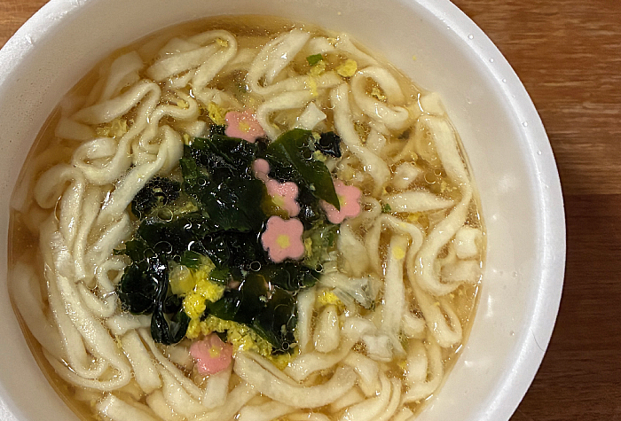 日清のどん兵衛 三種の重ね貝だしうどん