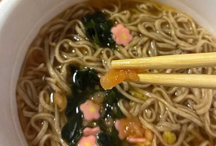 日清のどん兵衛 柚子香る小エビ揚げ玉そば