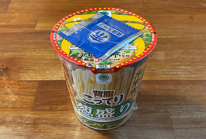 来来亭 背脂こってりラーメン葱盛り