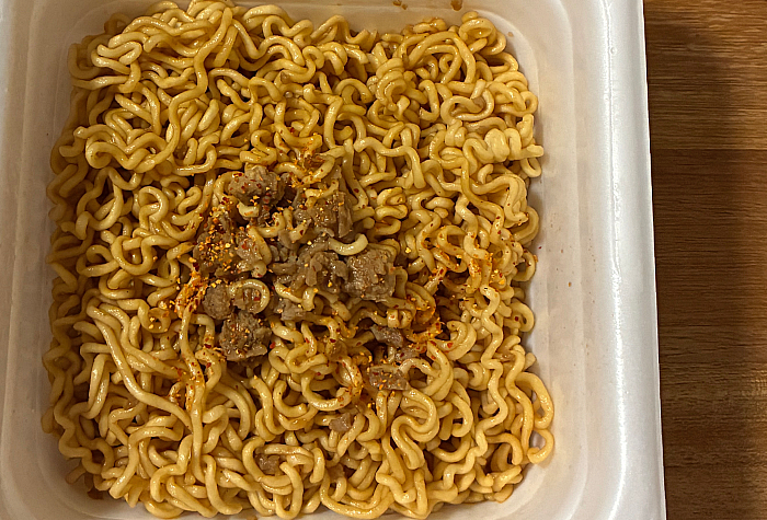 やきそば弁当 十勝豚丼味