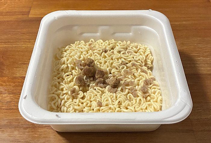 やきそば弁当 十勝豚丼味