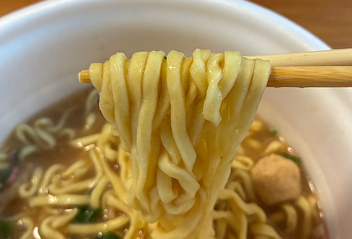 爆盛りの名店 らー麺土俵鶴嶺峰監修 濃厚魚介豚骨らー麺
