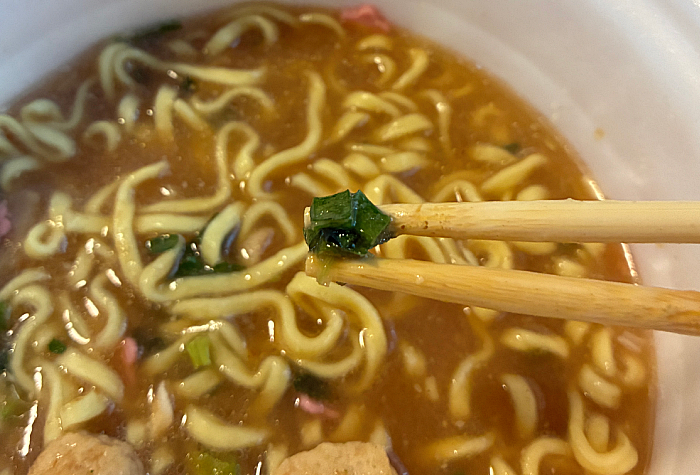 爆盛りの名店 らー麺土俵鶴嶺峰監修 濃厚魚介豚骨らー麺