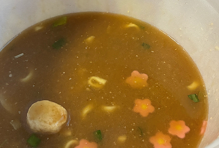 爆盛りの名店 らー麺土俵鶴嶺峰監修 濃厚魚介豚骨らー麺