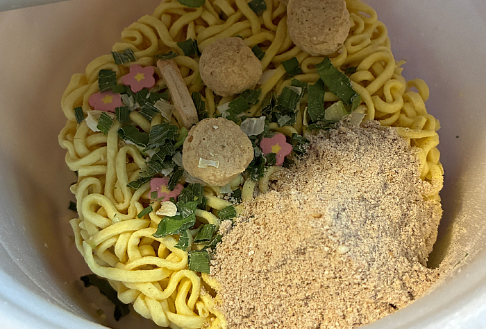 爆盛りの名店 らー麺土俵鶴嶺峰監修 濃厚魚介豚骨らー麺