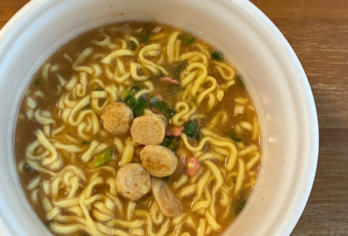 爆盛りの名店 らー麺土俵鶴嶺峰監修 濃厚魚介豚骨らー麺