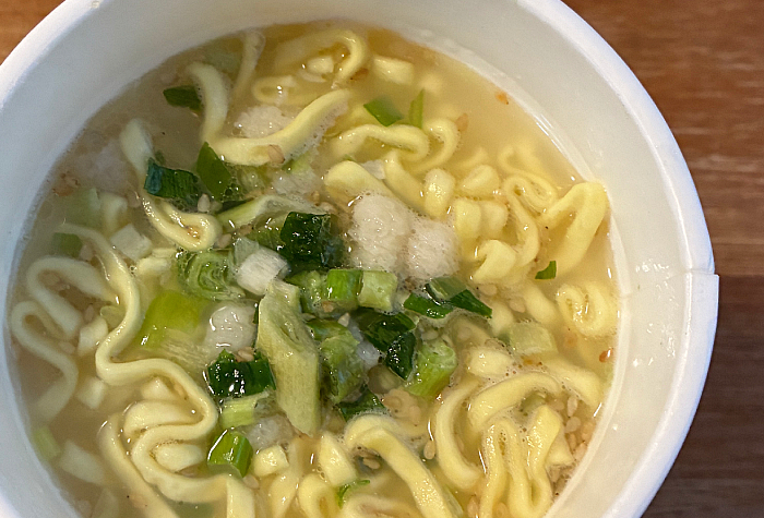 麺神カップ 蛤だしと帆立だし白湯ラーメン