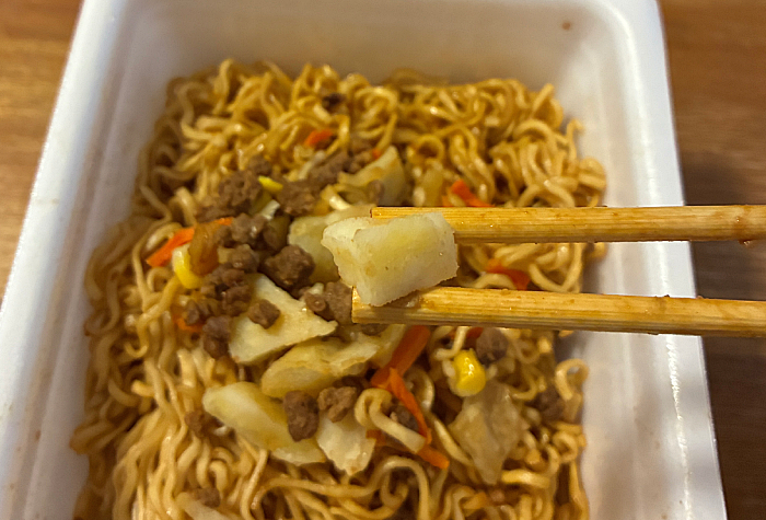 ペヤング 洋食気分 デミグラステイストやきそば