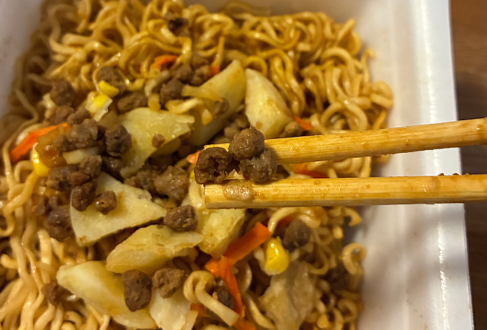 ペヤング 洋食気分 デミグラステイストやきそば